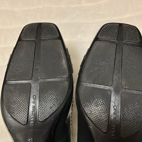 Bandolino BD Kamee Navy Patent wedge w/ Buckle & 3 inch heel Woman’s 9 1/2 - Picture 4 of 6